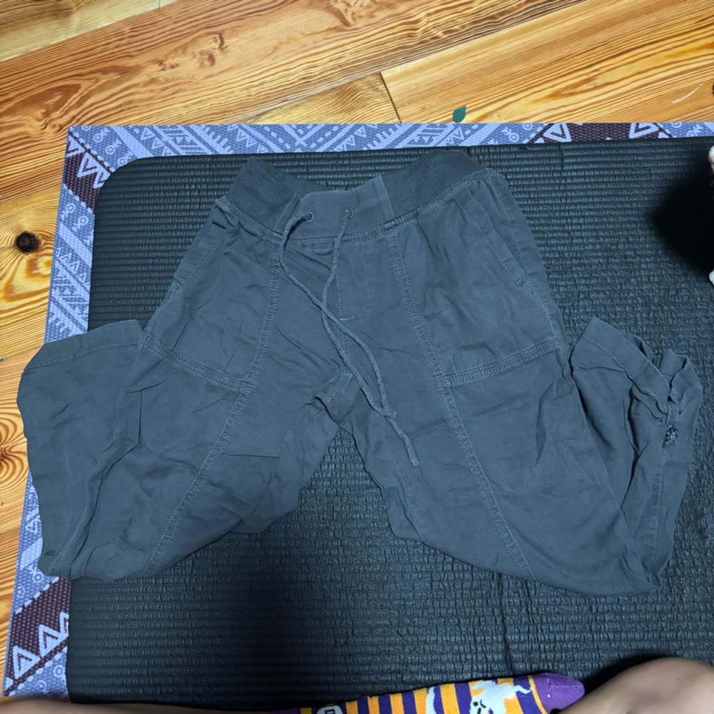 Dark Gray SO capri